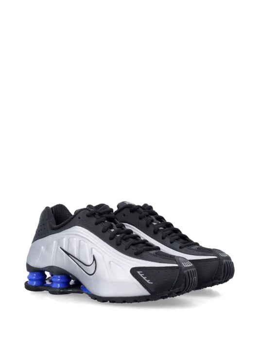 Nike
Shox R4 sneakers