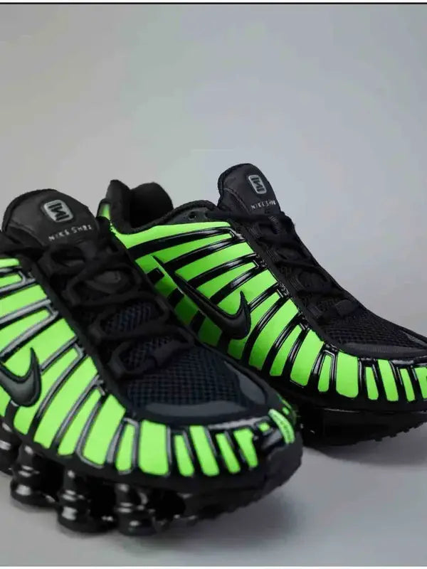 NIKE SHOX TL THERMOREACTIVE GREEN & BLACK COLOUR CHANGE